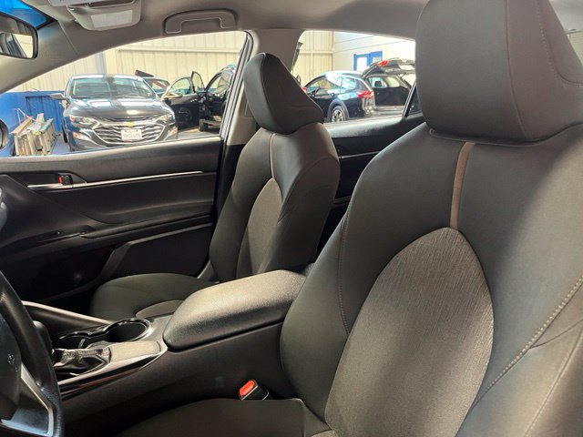 Used 2018 Toyota Camry LE FWD image 24
