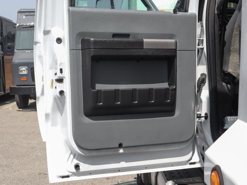 Used 2023 Ford F650 2WD Crew Cab Super Duty image 33
