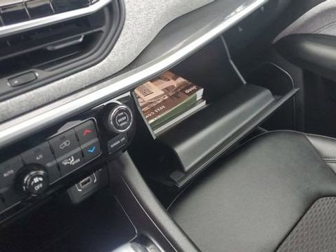 Certified 2022 Jeep Compass Latitude w/ Convenience Group image 18