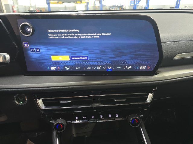 New 2026 Chevrolet Traverse LT w/ Midnight/Sport Edition FWD image 24