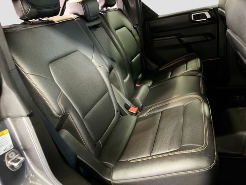 Used 2024 Ford Bronco Badlands image 28