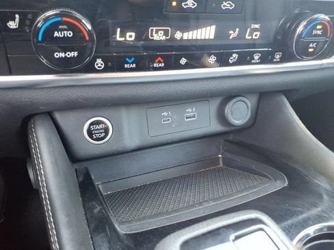 Certified 2023 Nissan Rogue SL w/ SL Premium Package FWD image 17