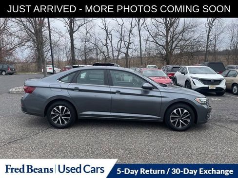 Used 2024 Volkswagen Jetta S image 2