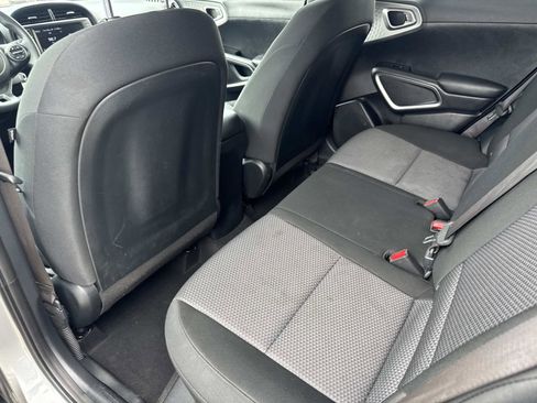Used 2023 Kia Soul LX FWD image 9