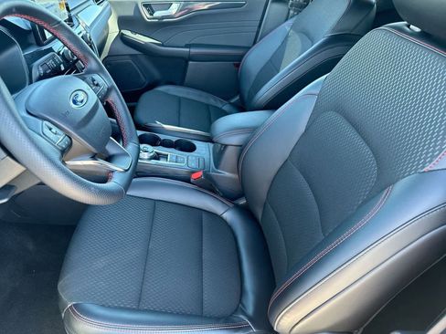 Used 2025 Ford Escape ST-Line image 17