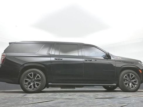 Used 2021 Chevrolet Suburban Z71 w/ Z71 Off-Road Package AWD/4WD image 34