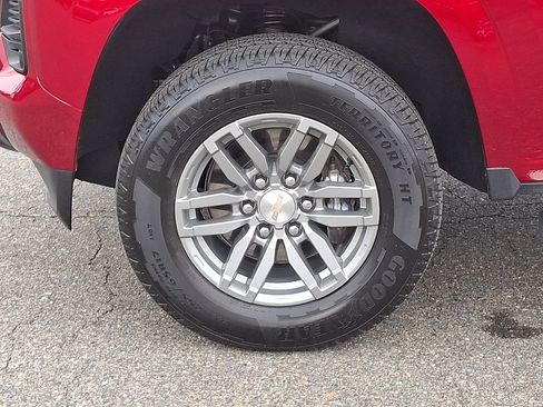 Used 2024 Chevrolet Colorado LT w/ LT Convenience Package II AWD/4WD image 8