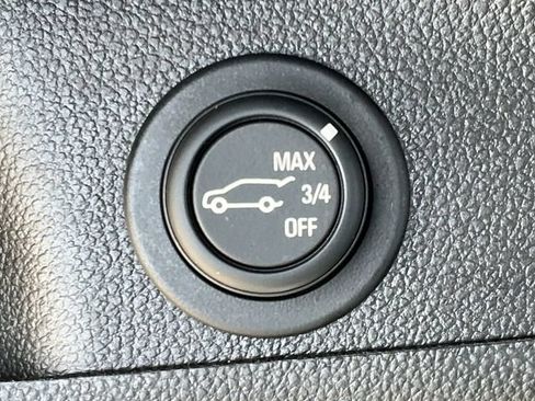 Used 2019 Buick Envision Essence FWD image 12