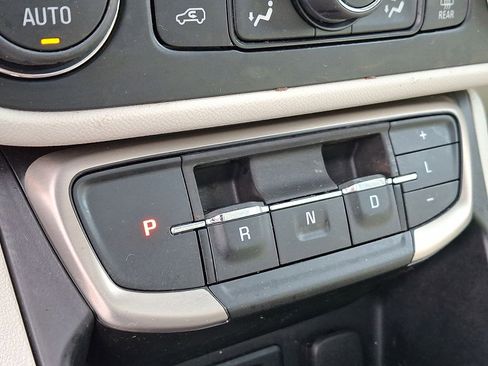 Used 2022 GMC Terrain Denali image 16