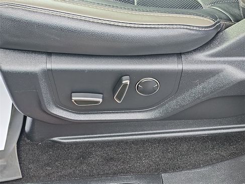 Used 2018 Ford F150 Raptor w/ Equipment Group 802A Luxury image 17