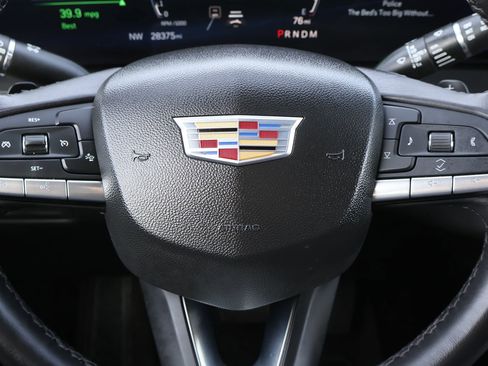 Used 2025 Cadillac XT4 Premium Luxury FWD image 31