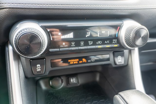 Used 2019 Toyota RAV4 LE AWD/4WD image 21
