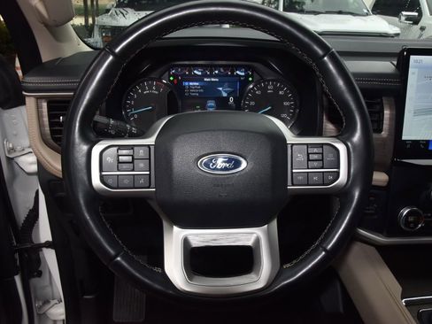 Used 2024 Ford Expedition Limited AWD/4WD image 23
