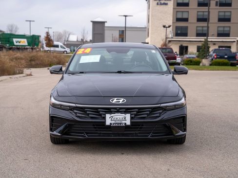 Certified 2024 Hyundai Elantra Limited image 2