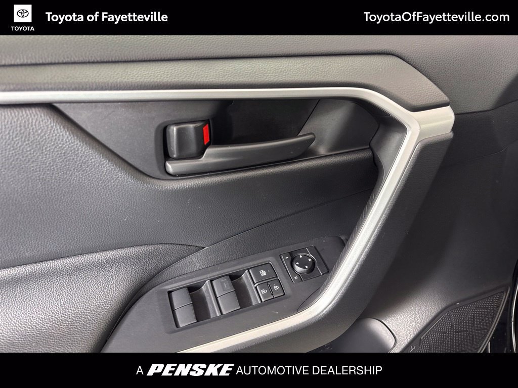 Certified 2025 Toyota RAV4 LE FWD image 25