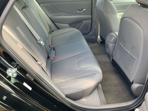 Used 2025 Hyundai Elantra SEL FWD image 30