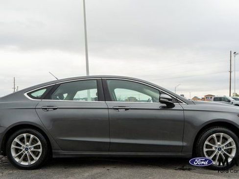 Used 2020 Ford Fusion Energi Titanium FWD image 5