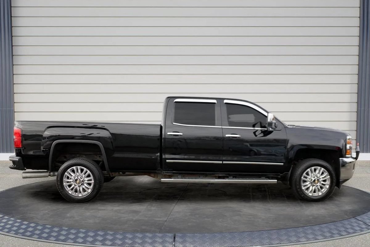 Used 2016 Chevrolet Silverado 2500 LTZ w/ Duramax Plus Package AWD/4WD image 8