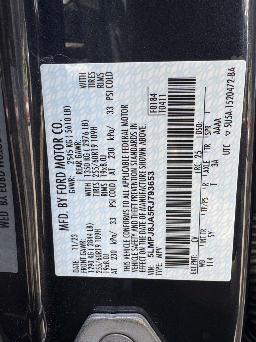Used 2024 Lincoln Nautilus Premier AWD/4WD image 34
