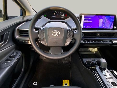 Used 2024 Toyota Prius XLE AWD/4WD image 6