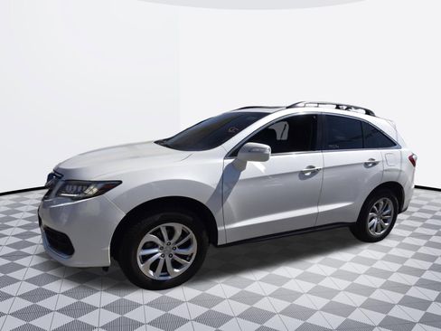 Used 2018 Acura RDX w/ Technology Package FWD image 2