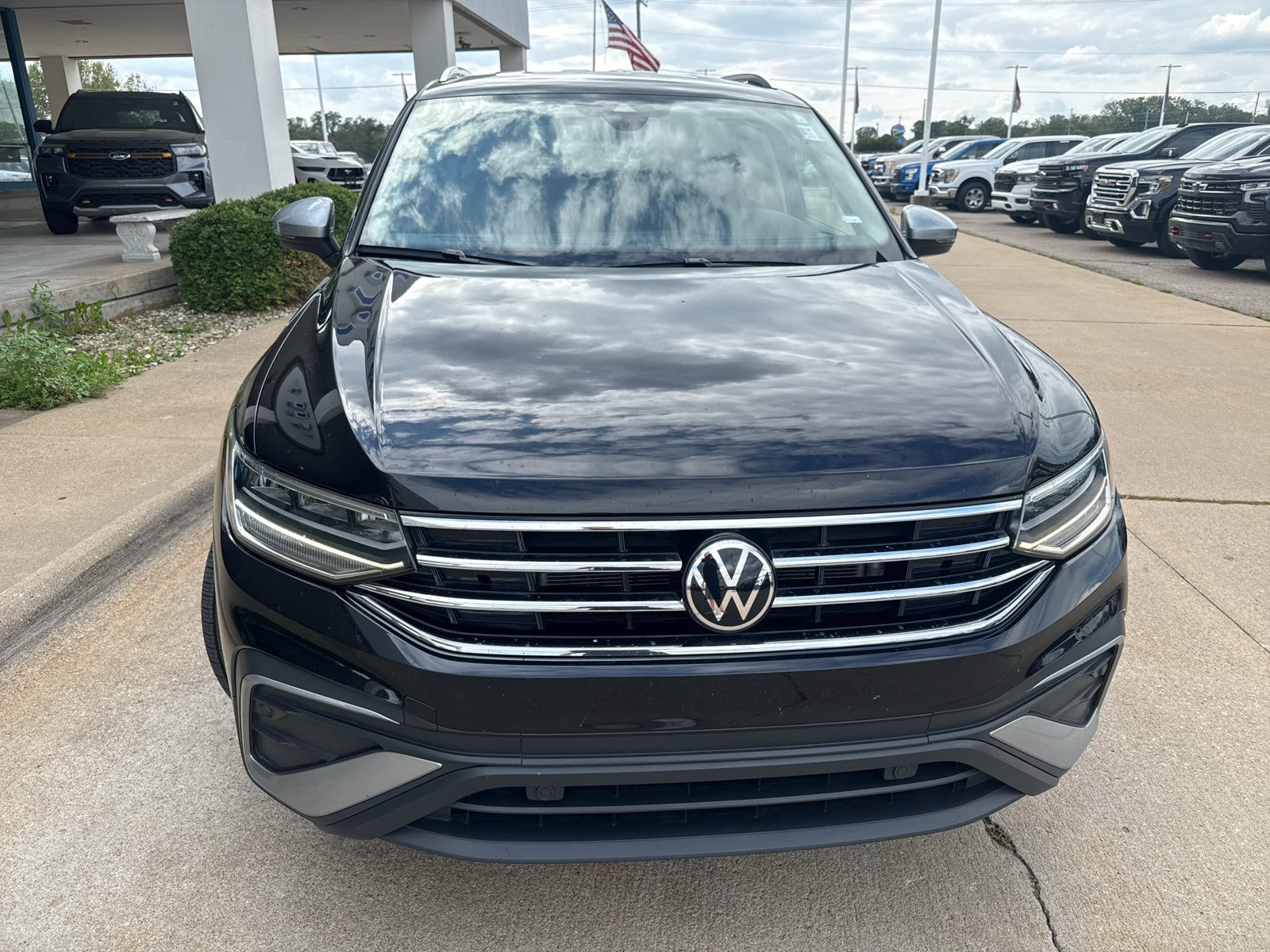 Used 2024 Volkswagen Tiguan Wolfsburg Edition FWD image 21