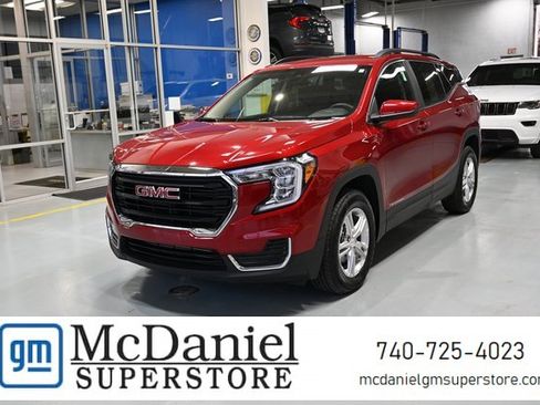 Used 2023 GMC Terrain SLE w/ Driver Convenience Package image 1
