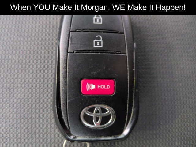 Used 2022 Toyota Corolla Cross LE w/ Moonroof Package FWD image 30
