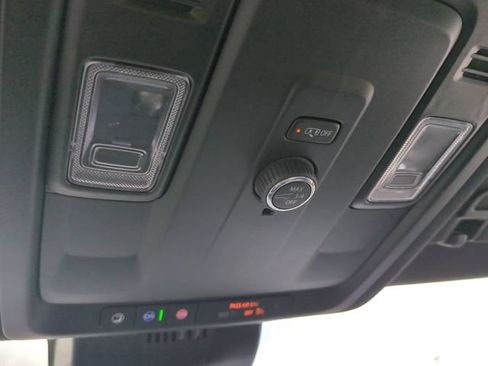 Used 2025 Chevrolet Suburban Z71 AWD/4WD image 24