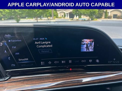 Used 2024 Cadillac Escalade Premium Luxury w/ Performance Package AWD/4WD image 18