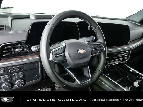 Used 2025 Chevrolet Tahoe LT AWD/4WD image 4