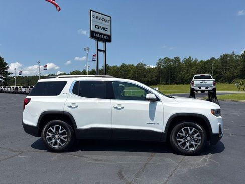 Used 2023 GMC Acadia SLT w/ Technology Package FWD image 2