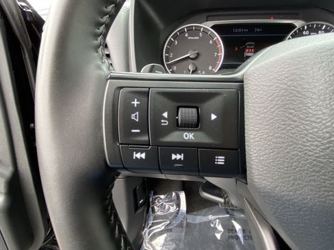 Used 2025 Nissan Rogue SV AWD/4WD image 25