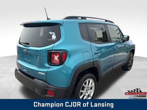 Used 2022 Jeep Renegade Latitude AWD/4WD image 5