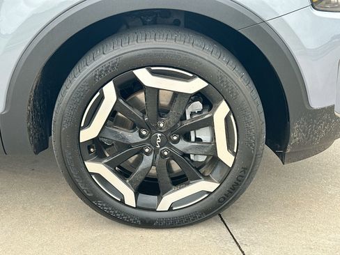 Used 2025 Kia Telluride S FWD image 10