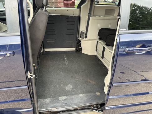 Used 2013 Dodge Grand Caravan SE FWD image 26