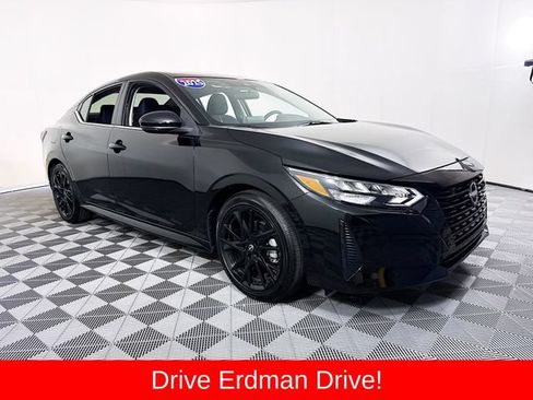 Used 2025 Nissan Sentra SR w/ Midnight Edition FWD image 1