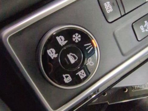 Used 2024 Nissan Pathfinder SV AWD/4WD image 11