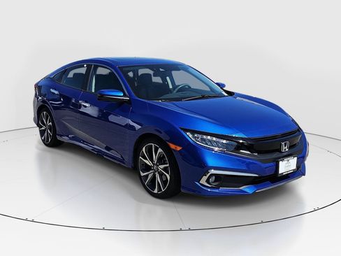 Used 2019 Honda Civic Touring image 3