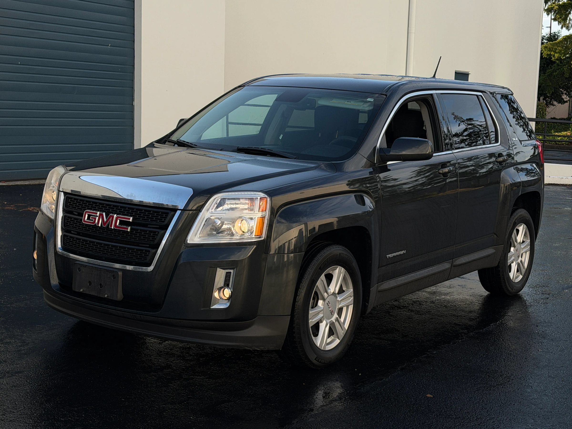 Used 2014 GMC Terrain SLE AWD/4WD image 1