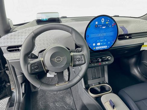 Certified 2025 MINI Cooper S image 18