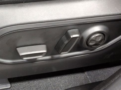 Used 2025 Jeep Grand Cherokee L Limited image 18