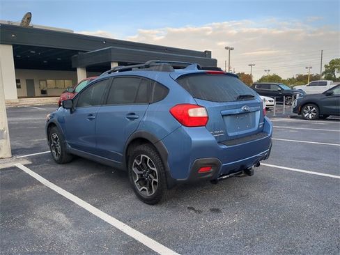 Used 2017 Subaru Crosstrek 2.0i Limited image 3