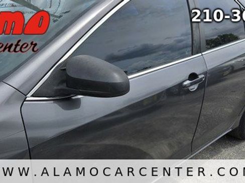 Used 2013 Toyota Camry XLE FWD image 9