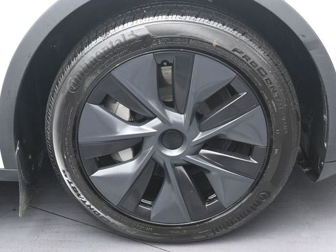 Used 2024 Tesla Model Y Long Range RWD image 36