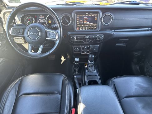 Used 2022 Jeep Wrangler Unlimited Sahara image 9