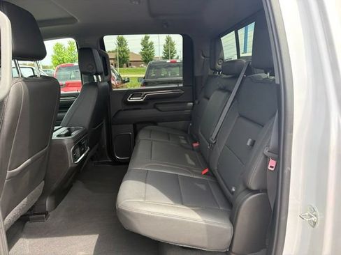 Used 2024 Chevrolet Silverado 2500 LTZ w/ LTZ Convenience Package AWD/4WD image 17