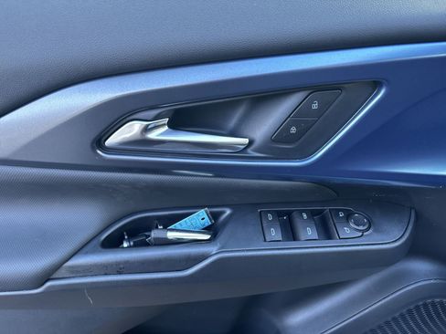 New 2026 Chevrolet Equinox EV LT image 16