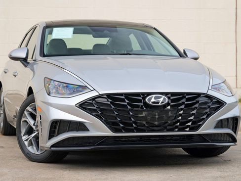 Used 2023 Hyundai Sonata SEL w/ Convenience Package FWD image 2