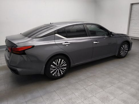 Used 2024 Nissan Altima 2.5 SV w/ SV Premium Package FWD image 10